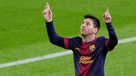 Cách ăn mừng bàn thắng quen thuộc của Lionel Messi.